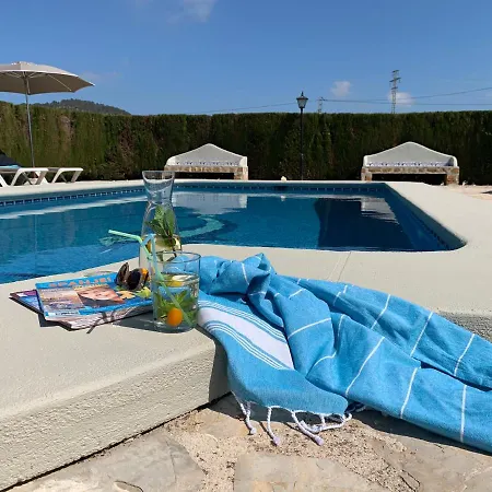 Bona Nit Bed & Breakfast 4*