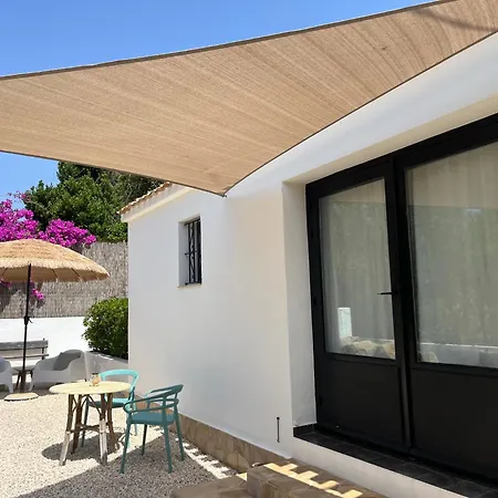 Bona Nit Bed & Breakfast 4*