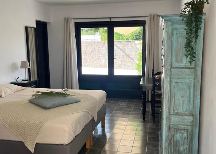 Bona Nit Bed & Breakfast