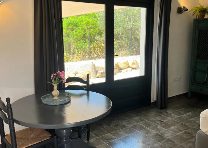 Bona Nit Bed & Breakfast